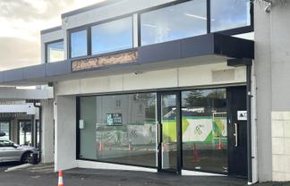 PREMIUM SHOWROOM OR OFFICE
