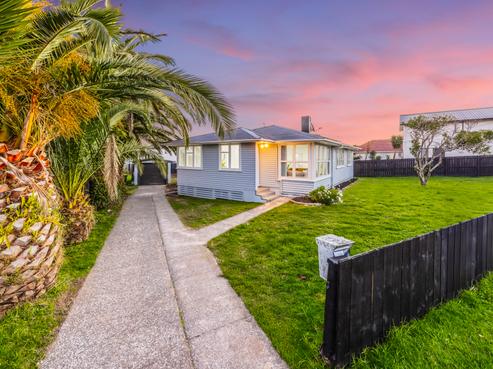 21 Farnborough Crescent, Mangere