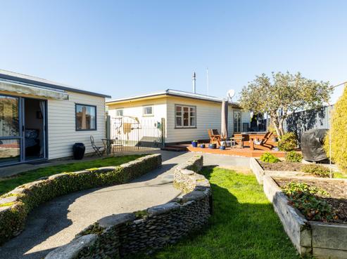 52 Clarence Cox Crescent, Pirimai