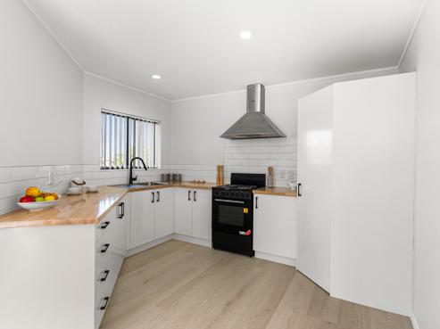 9 Eloise Place, Clendon Park