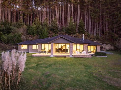 150 Makara Road, Makara
