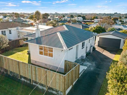 108 Smithfield Road, Tawhero