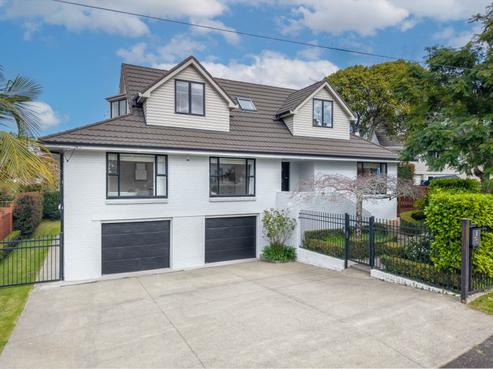 2 Maxfield Place, Epsom