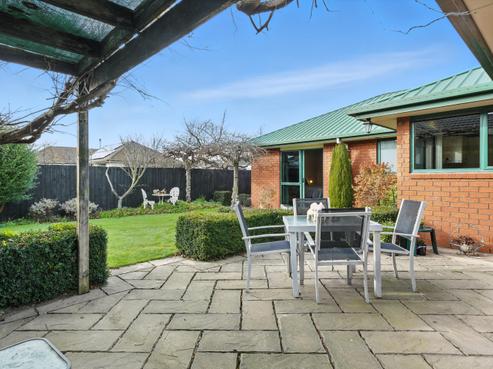 7 Netherby Lane, Shirley