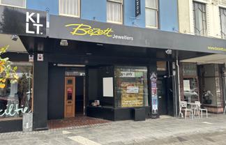 Retail on Prime Edinburgh Way Block