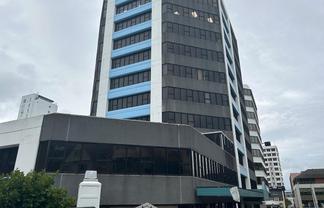 Cheap n Cheerful office in Thorndon.... next to Childcare ?