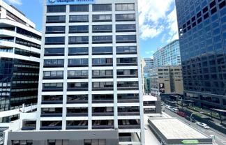 Top Floor With Spectacular Views