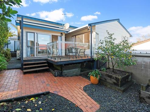 2/47 Rawene Road, Birkenhead