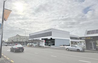 Ground floor office with car parks