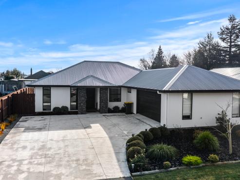 33 Geoff Geering Drive, Elgin