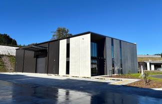 Brand new corporate grade warehouse/office