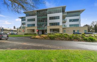 Office with river views + parking