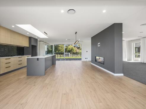 54 Great West Road, Westbrook