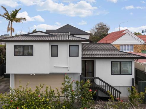 2/170 Onewa Road, Northcote