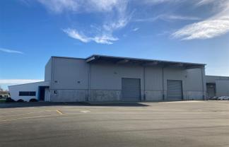 Modern High Stud Warehouse With Yard