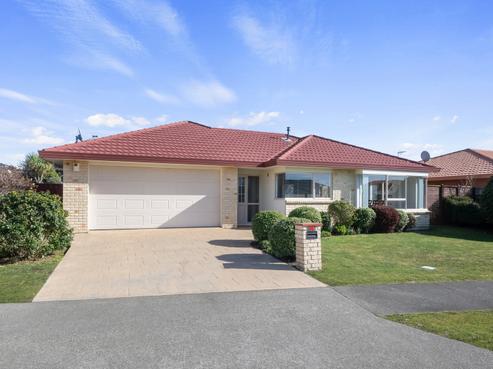 86 Guildford Drive, Paraparaumu