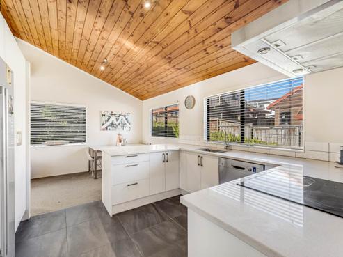 2/153 Whitford Road, Somerville