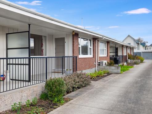 2/85 Hills Road, Edgeware