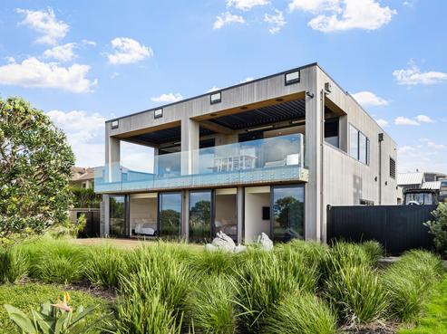 8 Lagoon Way, Omaha