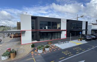 Unrivalled exposure, seamless indoor-outdoor flow