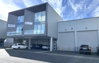 Modern Orbit Drive industrial - 442sqm