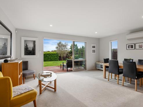 32 Flaxon Place, Burwood