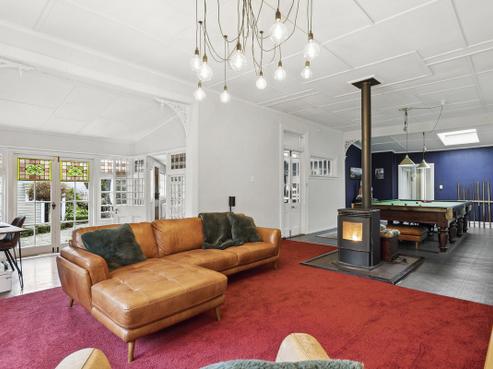 19 Middleton Road, Kew