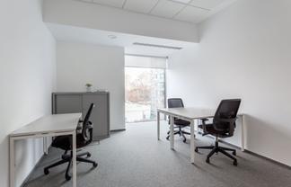 Office space for 3 in Spaces 86 Customhouse Quay 