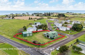 1 Rawinia Place, Te Kaha