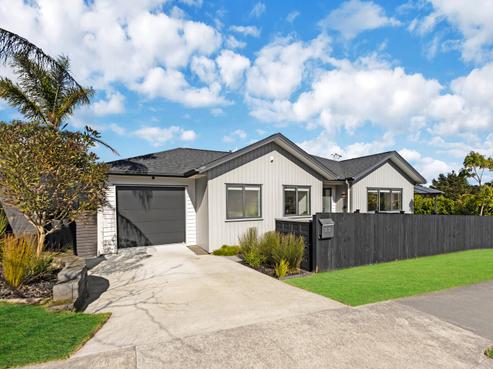 24 Jezero Drive, Massey