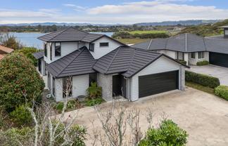 37 Bert Wall Drive, Omokoroa