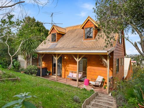 26A Brian Crescent, Stanmore Bay