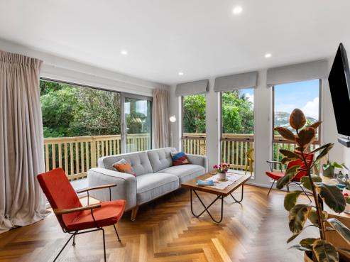 1B Tree Top Lane, Paparangi