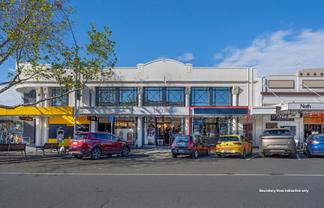 THREE LAMPS QUALITY RETAIL WITH PROFILE
