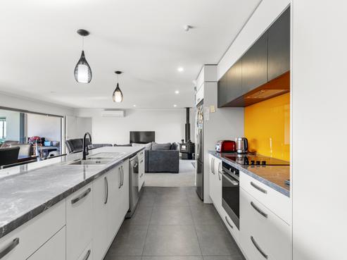 17 Redwood Crescent, Hurdon