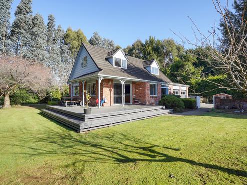 213 West Plains School Road, West Plains