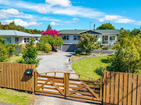 50 Eighty Eight Valley Road, Wakefield