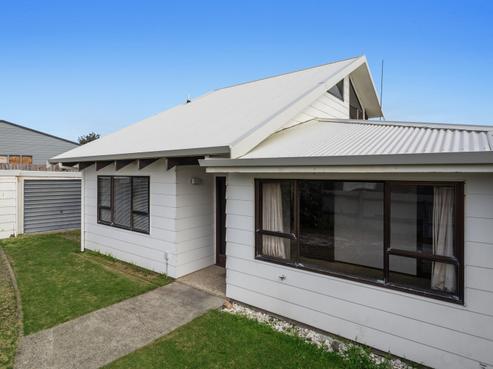 300C Ocean Road, Ohope