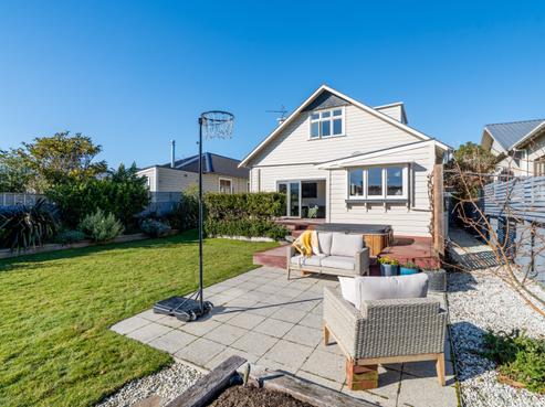 180 Victoria Road, Saint Clair
