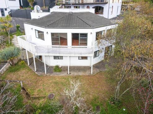 2/433A East Coast Road, Mairangi Bay