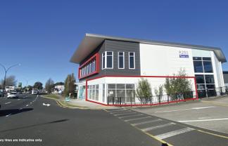 Prime highway exposure - versatile tenancy