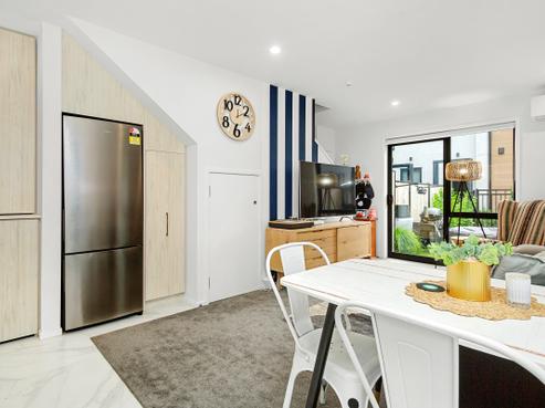 7/10 Rainey Grove, Taita