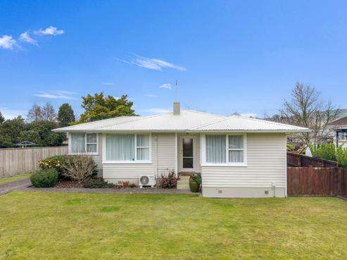 40 Roger Street, Pukehangi