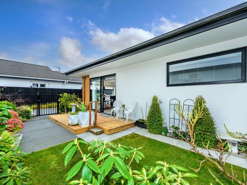 65B Aorangi Road, Bryndwr