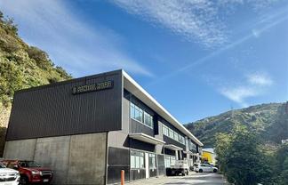 Modern Warehousing with Mezzanine Office