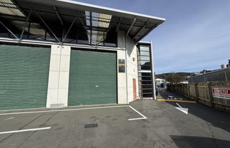 WAREHOUSE/OFFICE IN TAWA
