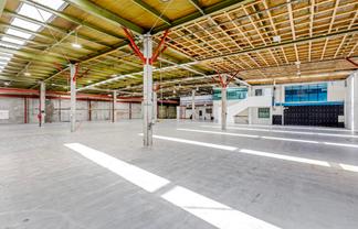 3,522 sqm Wairau Warehouse / Office