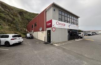Smart First-Floor Office in Ngauranga