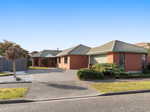 8 Orlando Crescent, Waimairi Beach