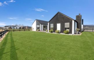 2 Elm Tree Lane, Huntingdon/Lake Hood